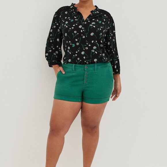 Torrid 3.5 Inch Stretch Twill Mid-Rise Button Fly Short - Picture 2 of 13